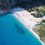 Blu Horizon Gjipe